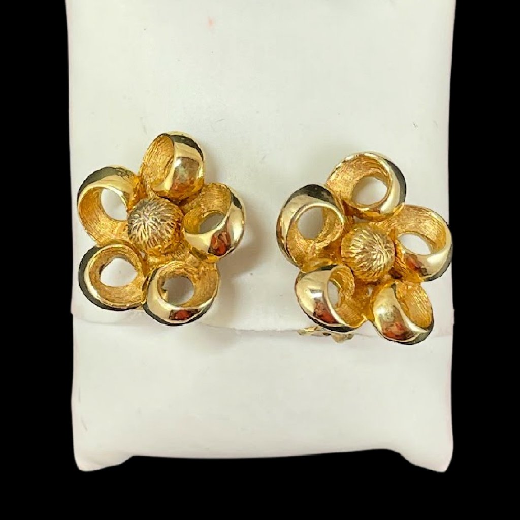 Vintage Pell Gold Plated Flower Earrings Clip-On
